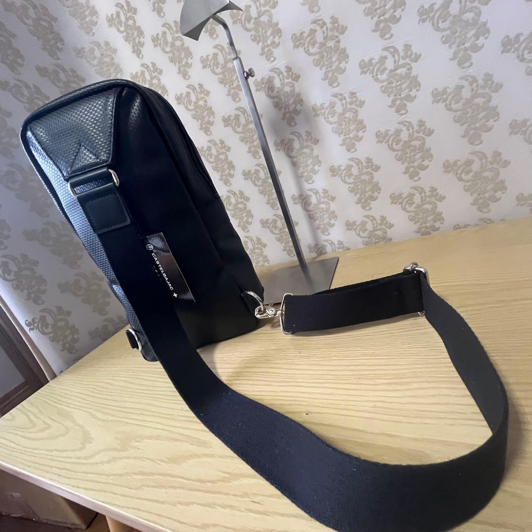 月末限定特価☆タグ付き新品未使用☆ カステルバジャックボディバッグ