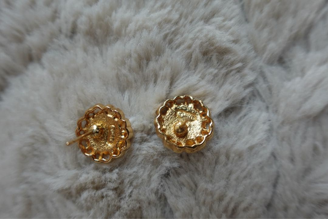 ディオール　ヴィンテージピアス　キャッチなし フラワースタッドピアス
