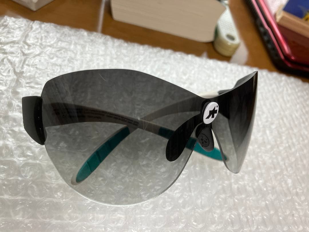 ASSOS サングラス（色 グレーグラデーション）