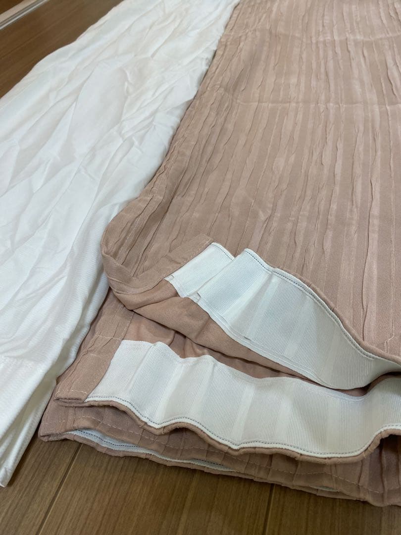 ロータスピンクの遮光カーテン＋霜（しも）ホワイトのレースカーテンセット，4枚