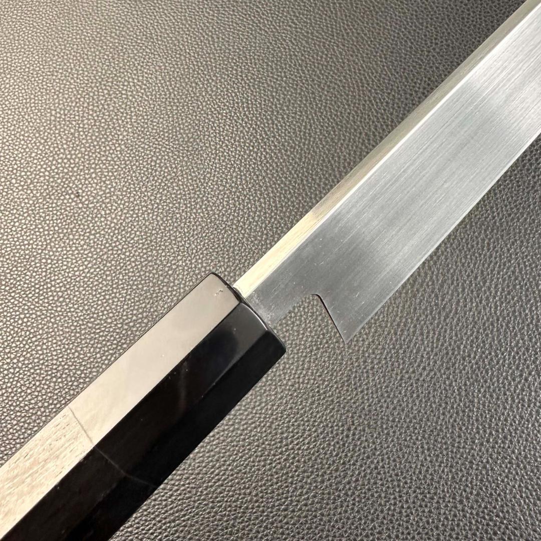 11223切付牛刀8寸ヘアライン仕上げ刃は究極の切れ味両刃包丁黒檀黒水牛角八角柄