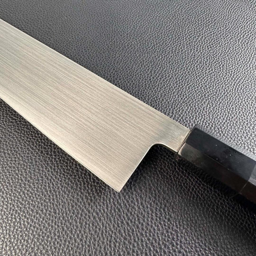 11223切付牛刀8寸ヘアライン仕上げ刃は究極の切れ味両刃包丁黒檀黒水牛角八角柄