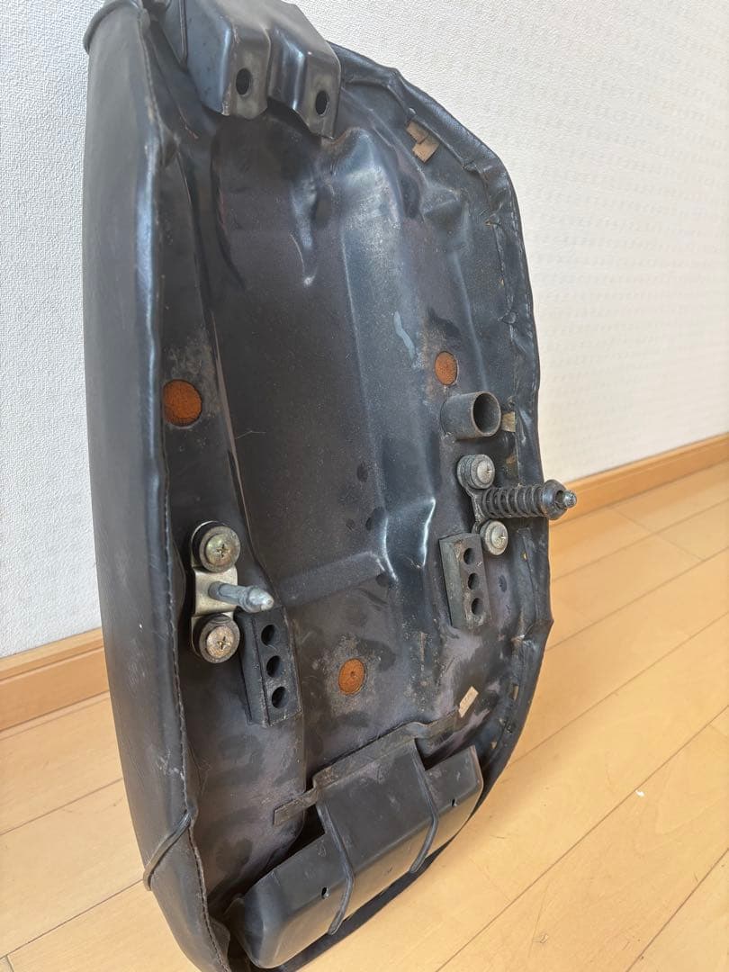 ダックス50cc 12Vab26純正シート