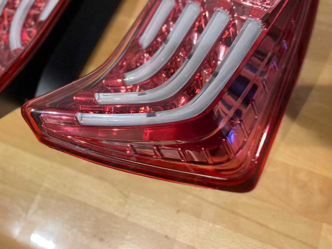 プリウス　30 ヴァレンティ　LED スモークテールランプ　左右セット