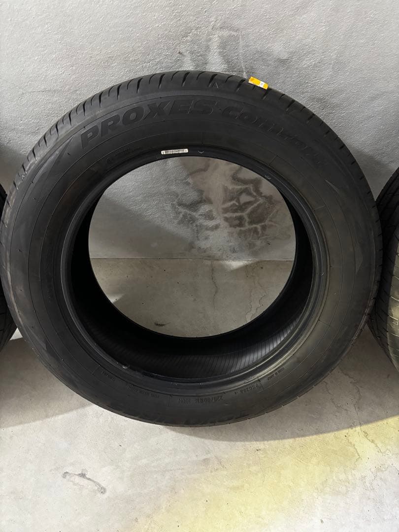TOYOプロスセス　225/60r18アルファード40 トヨタ純正タイヤ