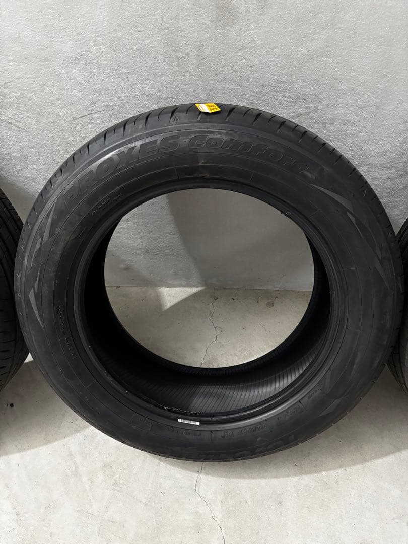 TOYOプロスセス　225/60r18アルファード40 トヨタ純正タイヤ