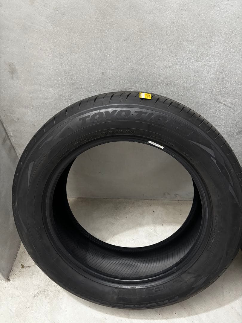 TOYOプロスセス　225/60r18アルファード40 トヨタ純正タイヤ