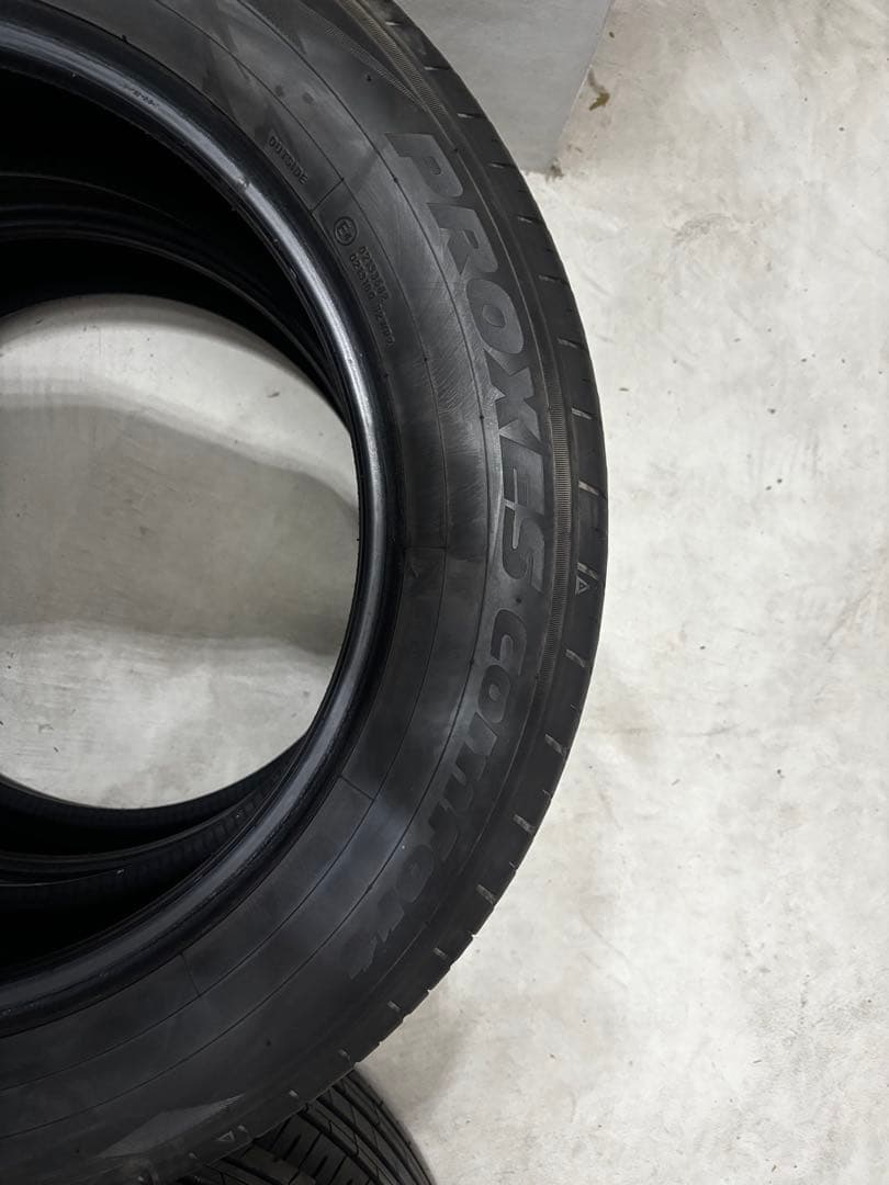 TOYOプロスセス　225/60r18アルファード40 トヨタ純正タイヤ