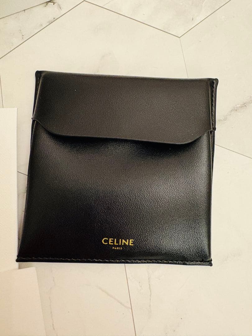 CELINE パールスタッドピアス
