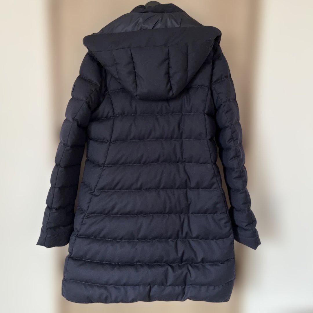 【美品】タトラス LAVIANA ダウン ネイビー 03 Lサイズ