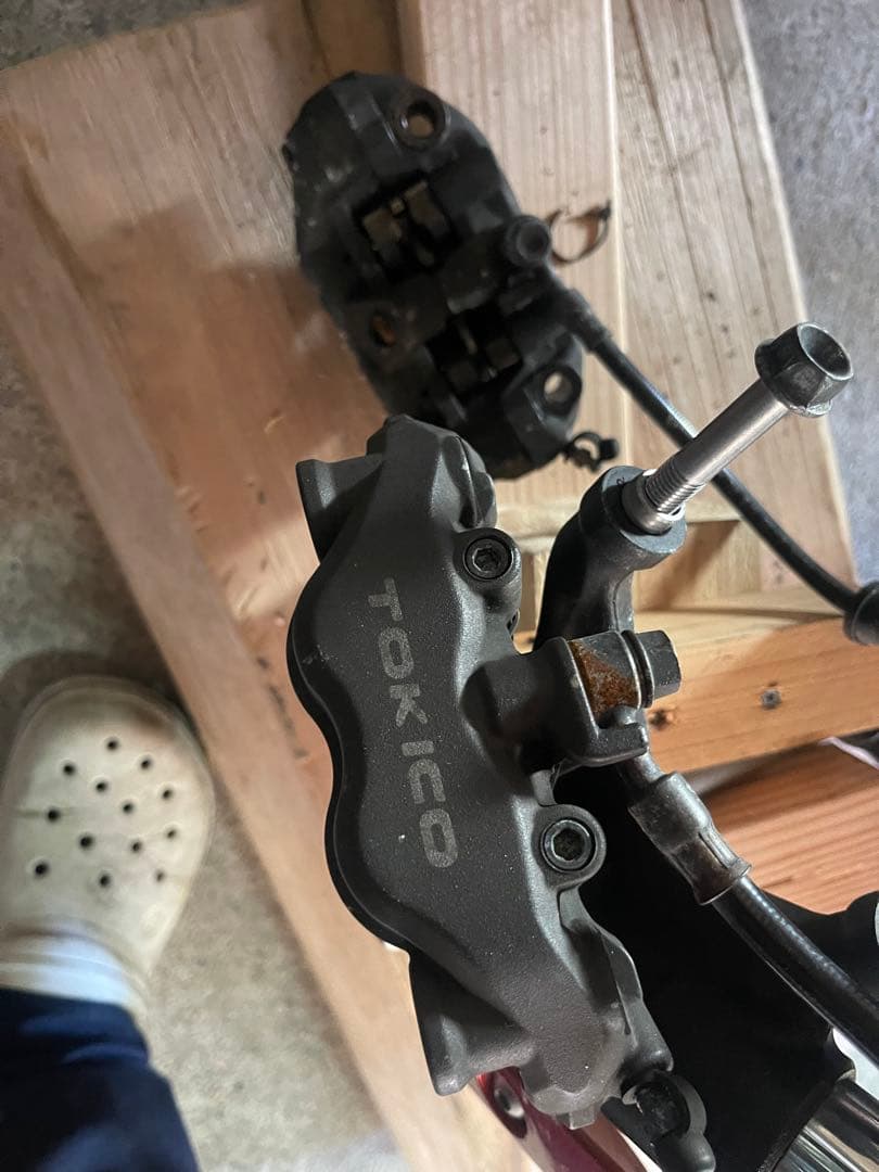 TOKICO ブレーキキャリパー 左右セット