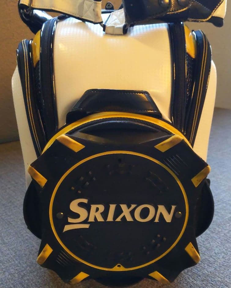 スリクソン　ツアーモデル　キャディバック