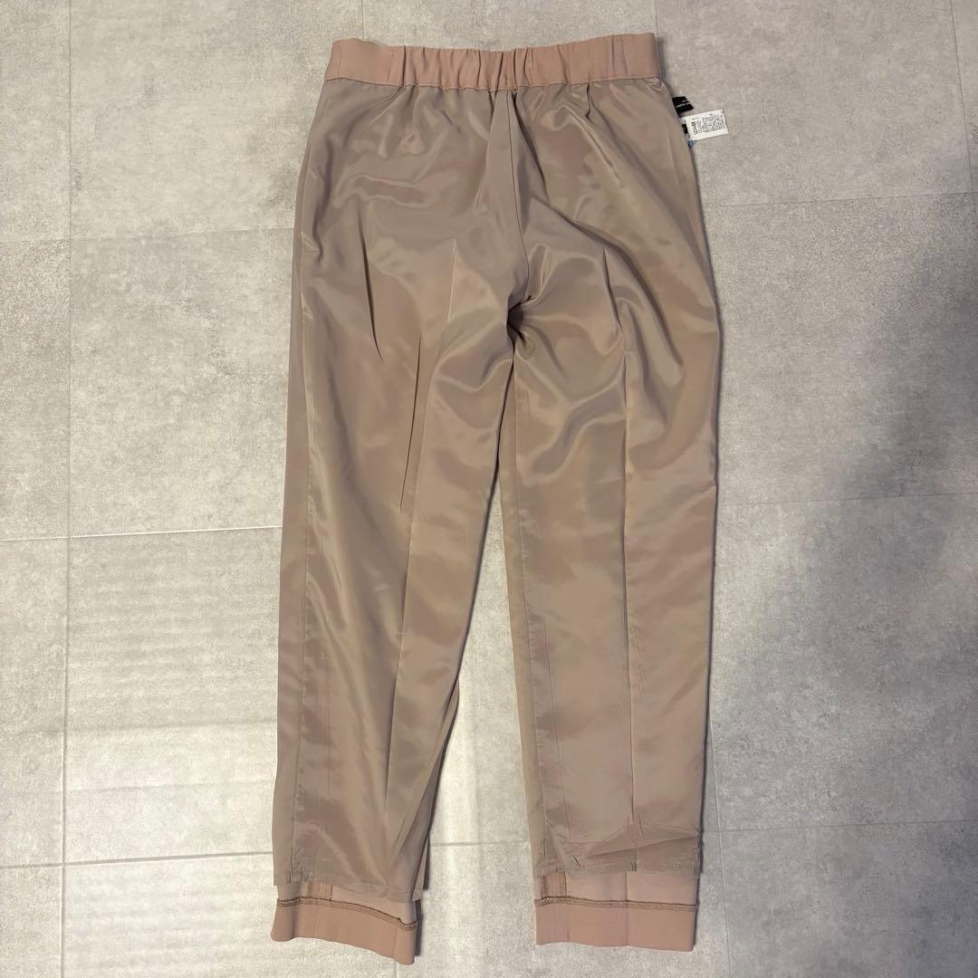 グリーンレーベルリラクシング ドビーカルゼ D ノーラペル パンツスーツ 38