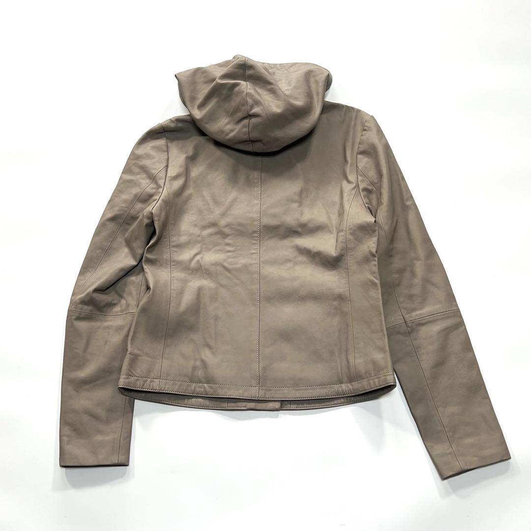 【札付き未使用品】セオリーリュクス　ラムレザーフーディブルゾン　38　グレージュ