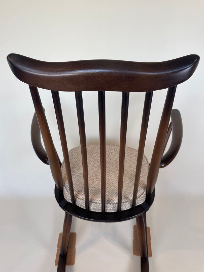 送料込み　状態良好　アーコール　ゴールドスミス　アンティーク　ロッキングチェア