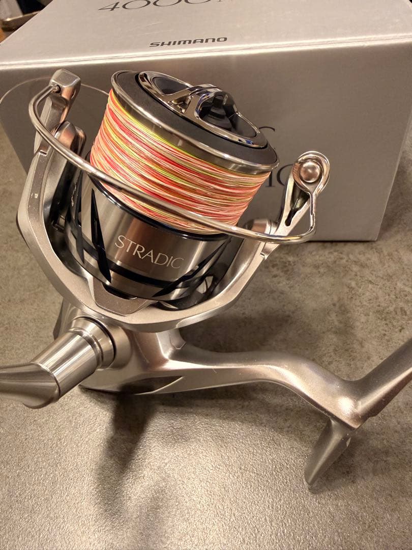 シマノ　ストラディック4000MHG スピニングリール