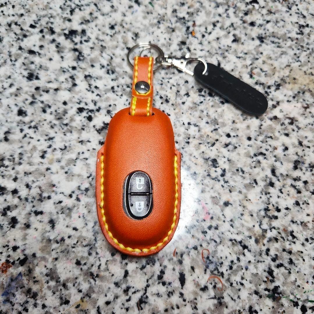 プラチナゴールド様　SUZUKI　2ボタン　スマートキーカバー　栃木レザー