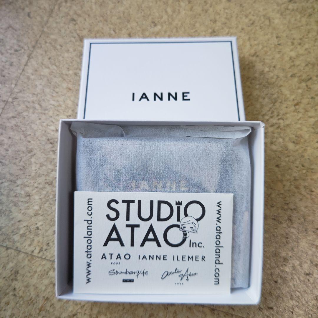 ☆新品未使用☆イアンヌ パル エッフェル塔から花束を 二つ折り財布