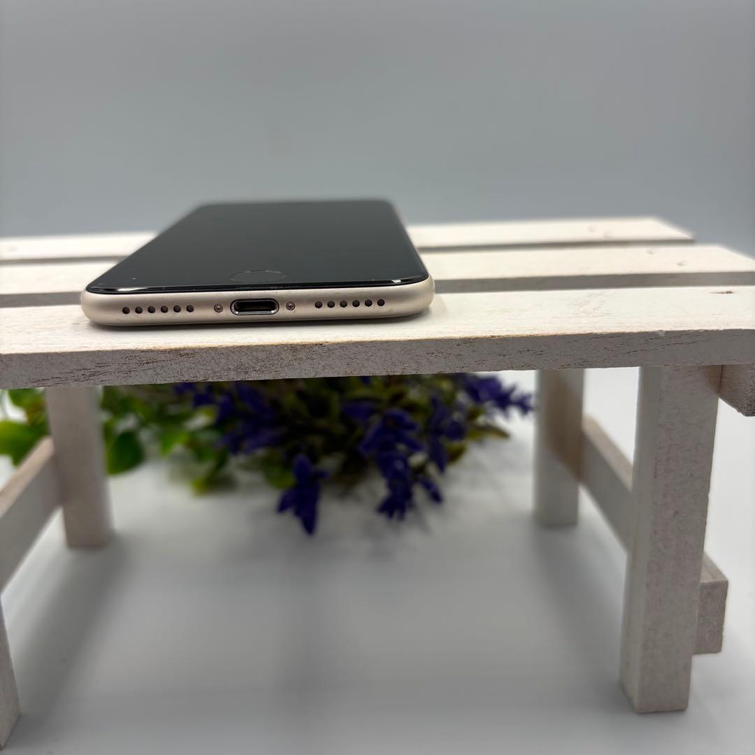 【美品】iPhone SE第3世代 64GB スターライト 8