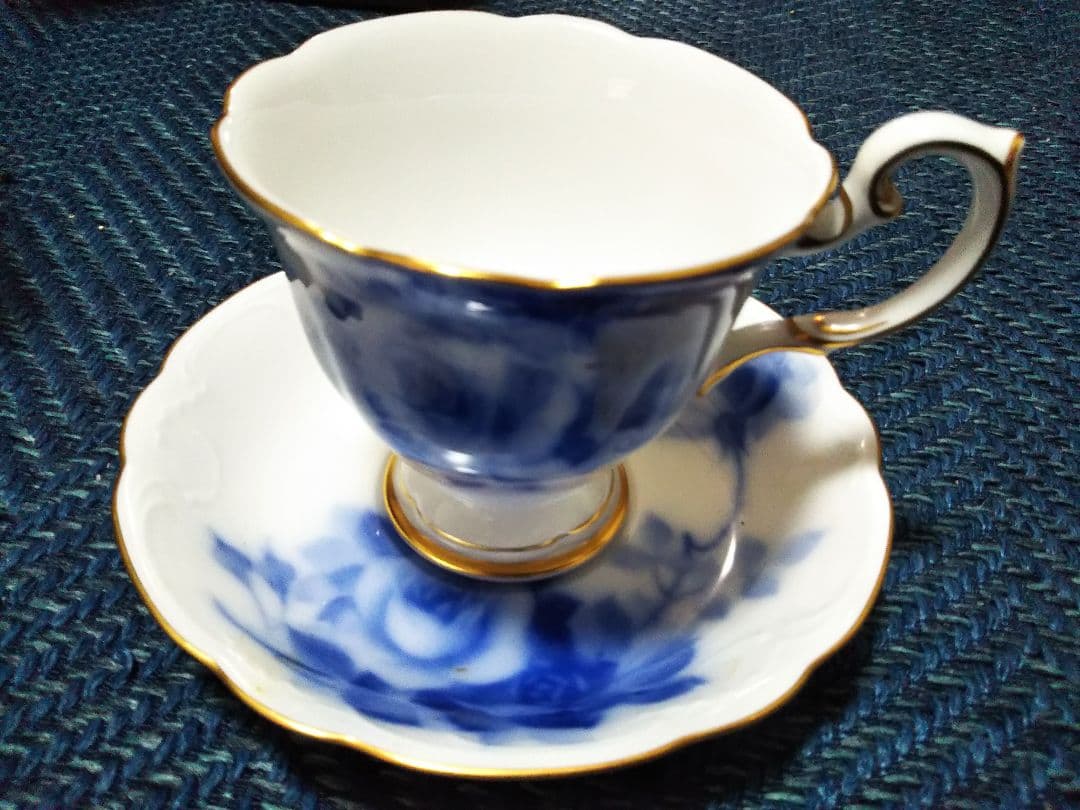 [大倉陶園]ブルーローズ コーヒー碗皿 手描き