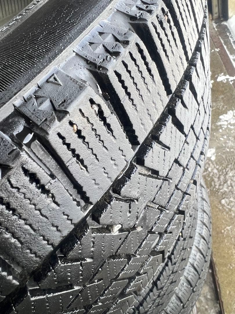 最終値引き！スタッドレスタイヤ 245/45R19 VRX2