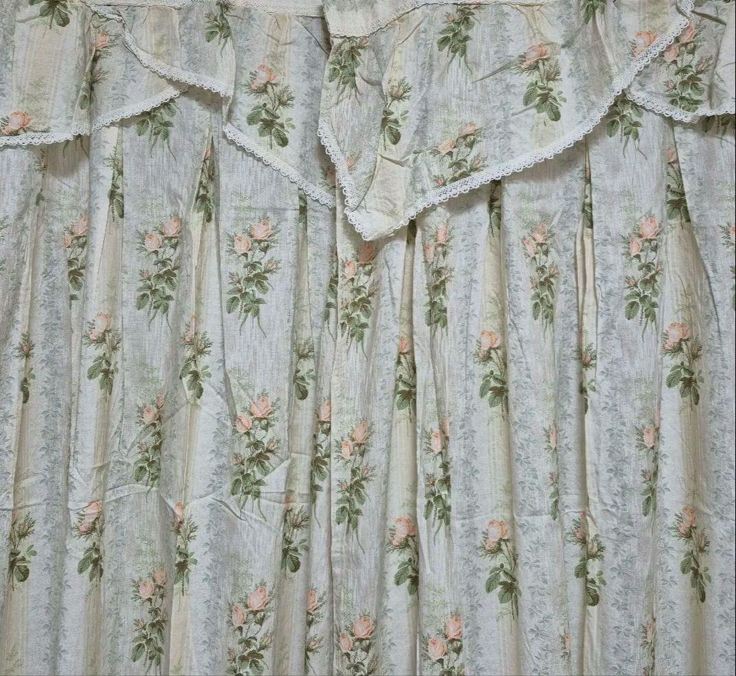 ✨新品未使用品✨マニーローズ　カーテン　2枚セット カントリー