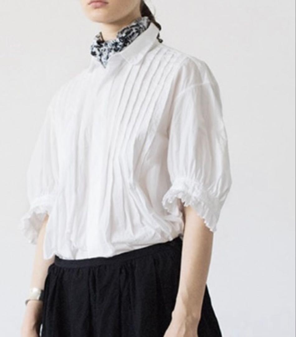 toujoursホワイト ピンタック 半袖シャツ