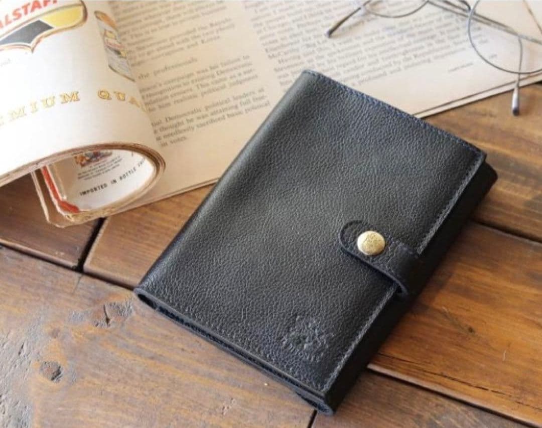 IL BISONTE ミディアムウォレット 黒　金ボタン