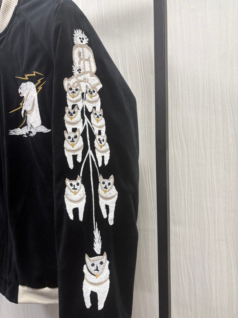 ベルベット スカジャン 黒 刺繍デザイン