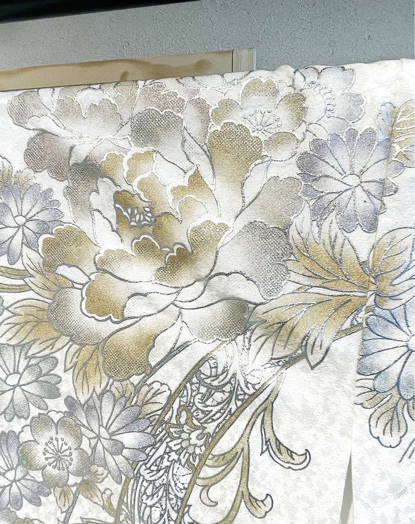 【喜織屋】 ＊新品＊高級振袖美品 振袖 白地 金彩刺繍 豪華絢爛結婚式 成人式