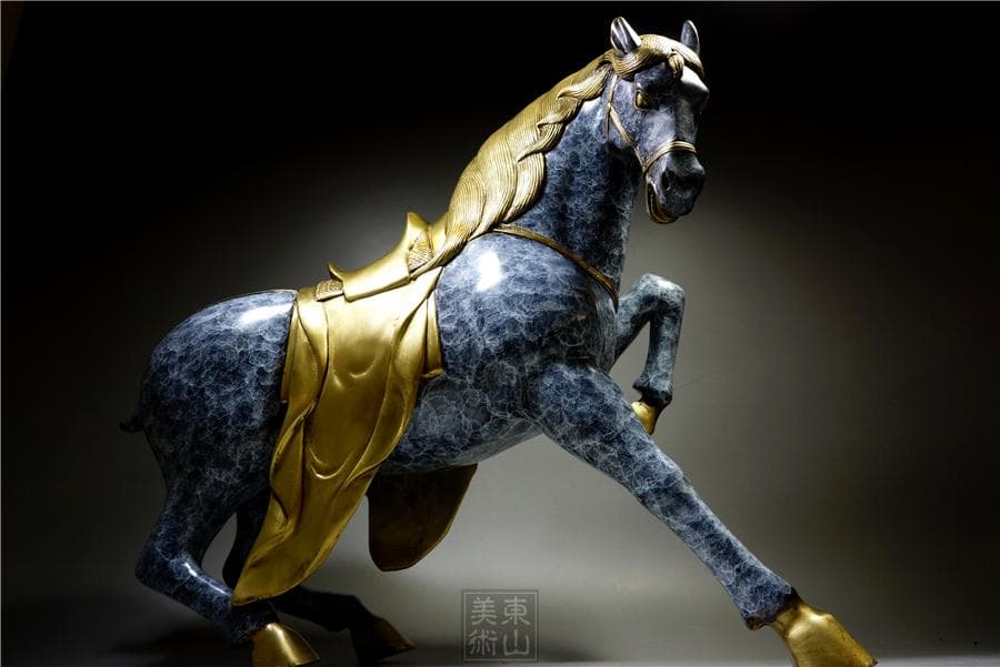 銅細工 大迫力唐馬高彫 無銘 開運置物 極上質 高さ約31cm 重さ約5.6kg