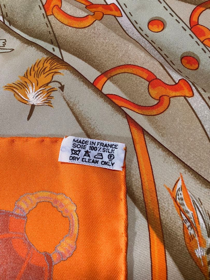 エルメス スカーフ カレ90 Soleil de soie オレンジ 貴重 ￼