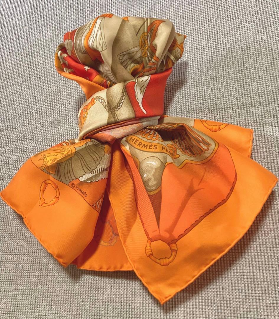 エルメス スカーフ カレ90 Soleil de soie オレンジ 貴重 ￼