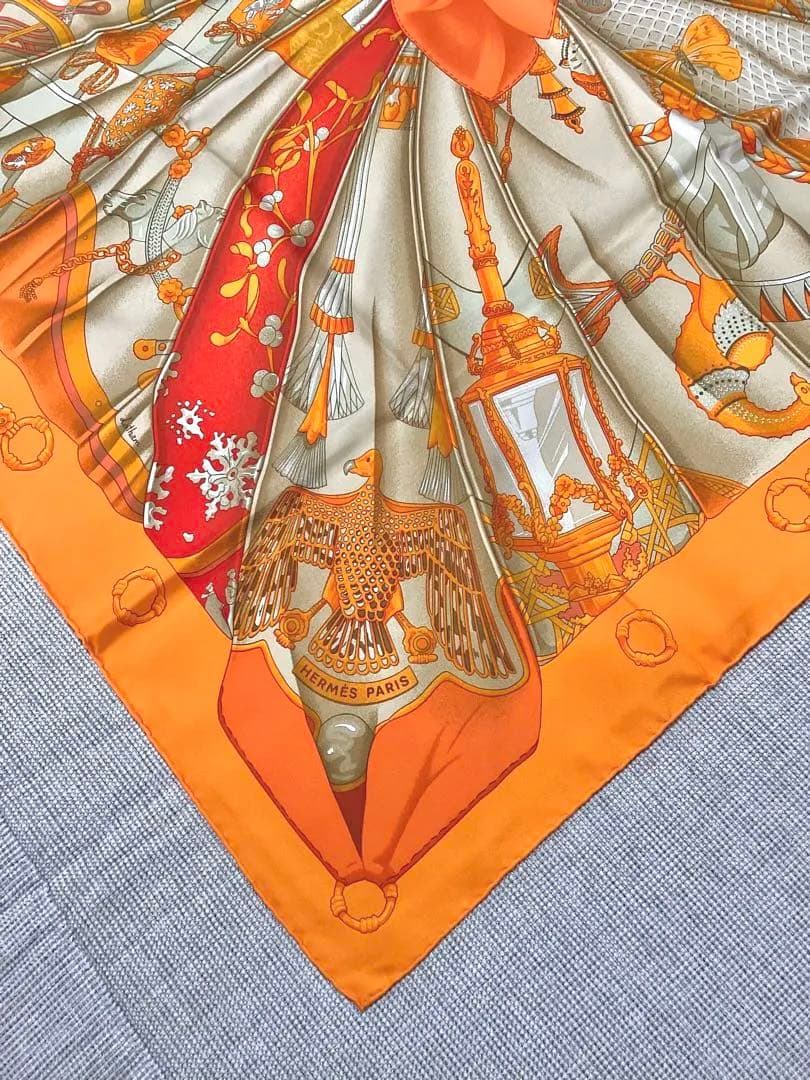 エルメス スカーフ カレ90 Soleil de soie オレンジ 貴重 ￼