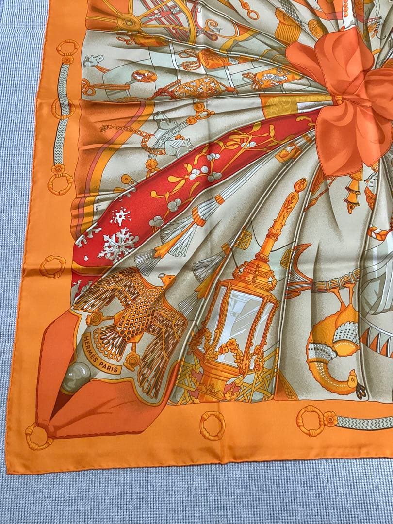 エルメス スカーフ カレ90 Soleil de soie オレンジ 貴重 ￼