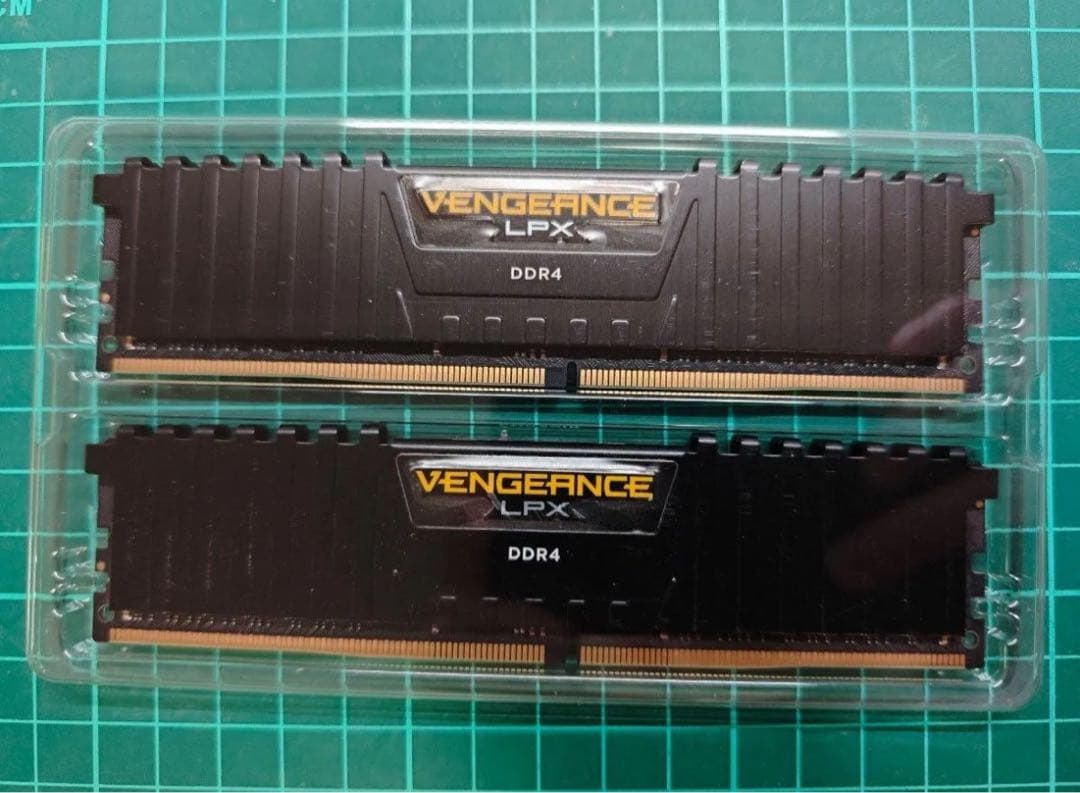 メモリー Corsair 32GB 16GBx2 DDR4 3000MHz 24000