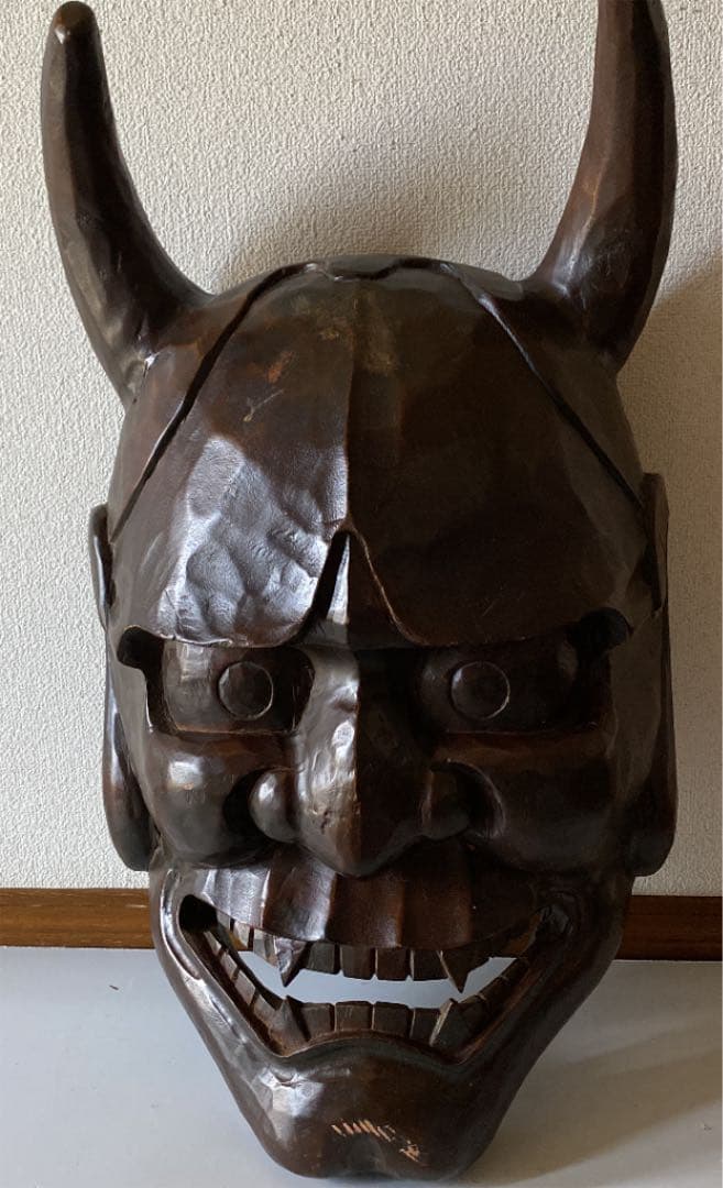 一本木から作った鬼の壁掛け！！