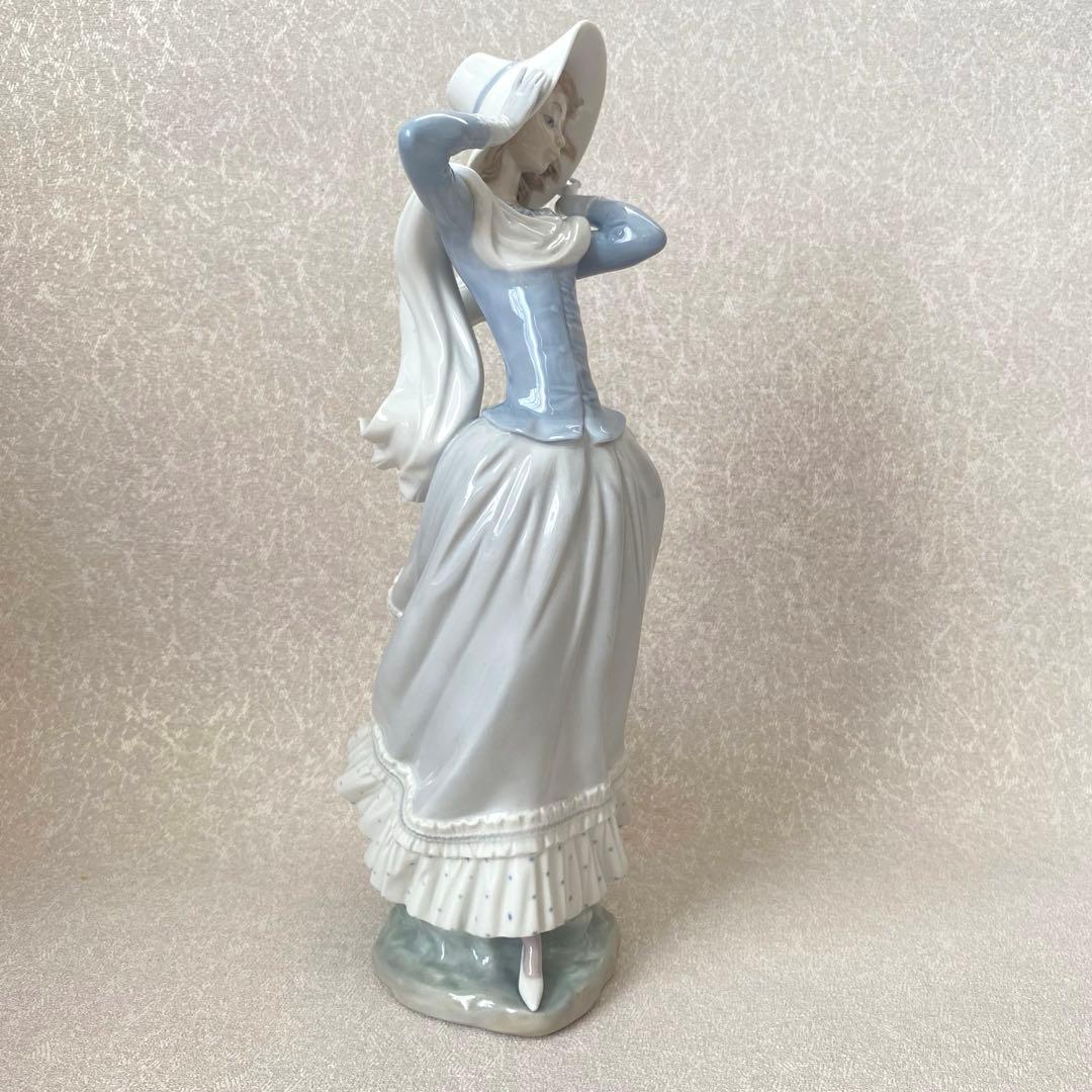 LLADRO リヤドロ 「春のそよ風」 置物