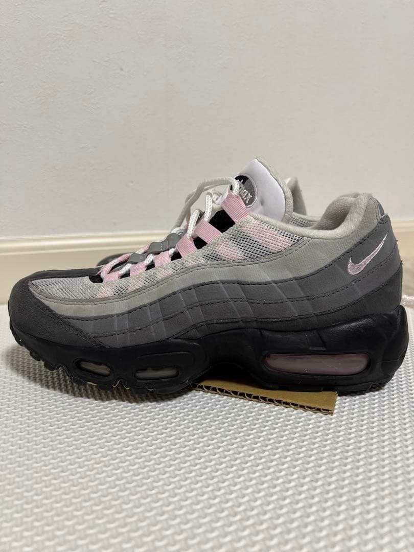 Nike Air Max 95 グレー/ピンク