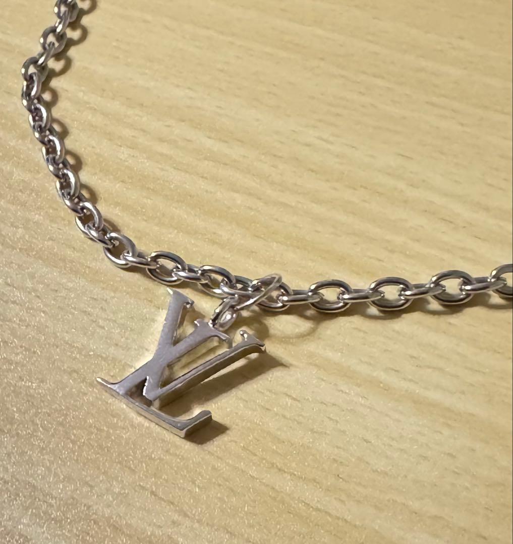 Louis Vuitton ロゴチャーム ネックレス