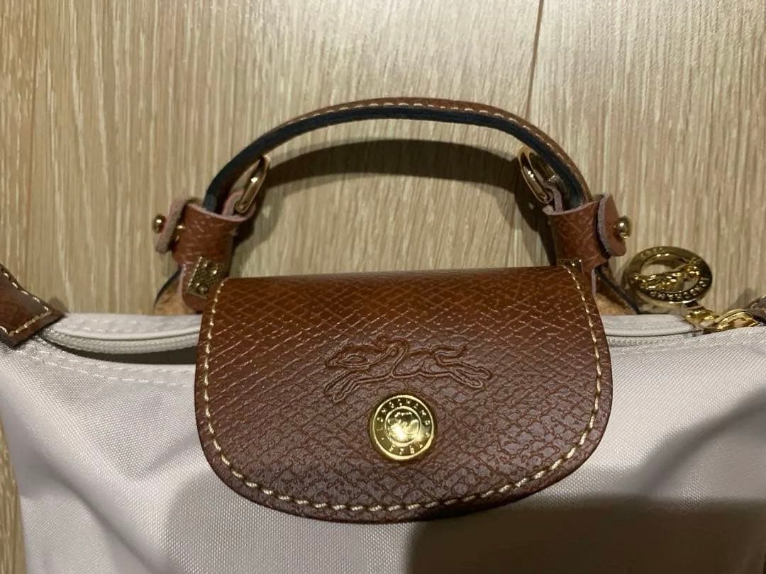 【新品美品】ロンシャン　ハンドル付き　ポーチ