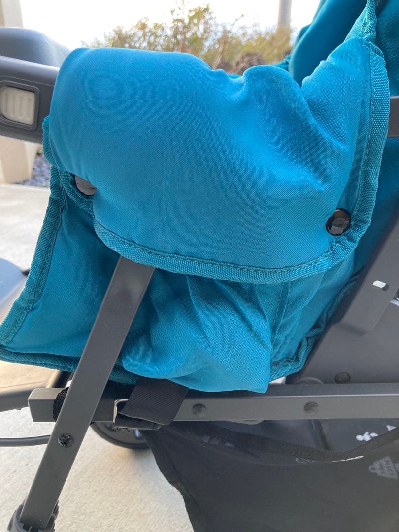 Joovy Caboose Ultralight 2人乗りベビーカー