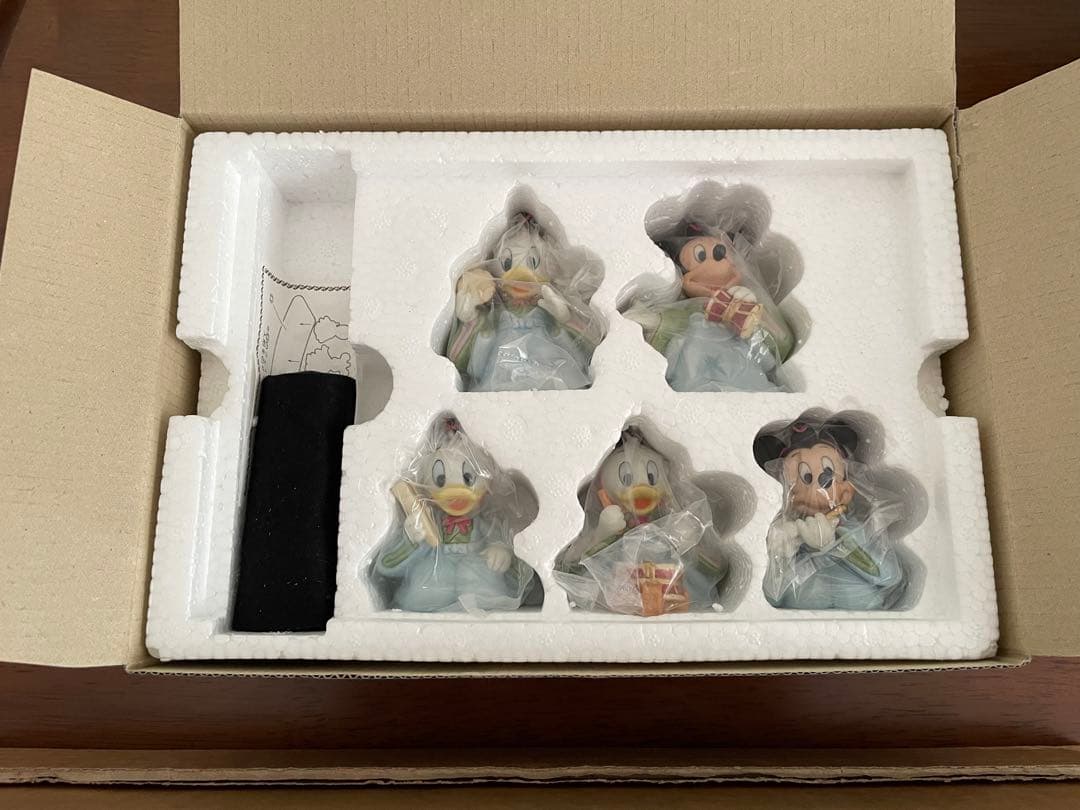美品ディズニー Disney 雛壇 ひな祭り五段飾り　おひな様人形セット　レア物