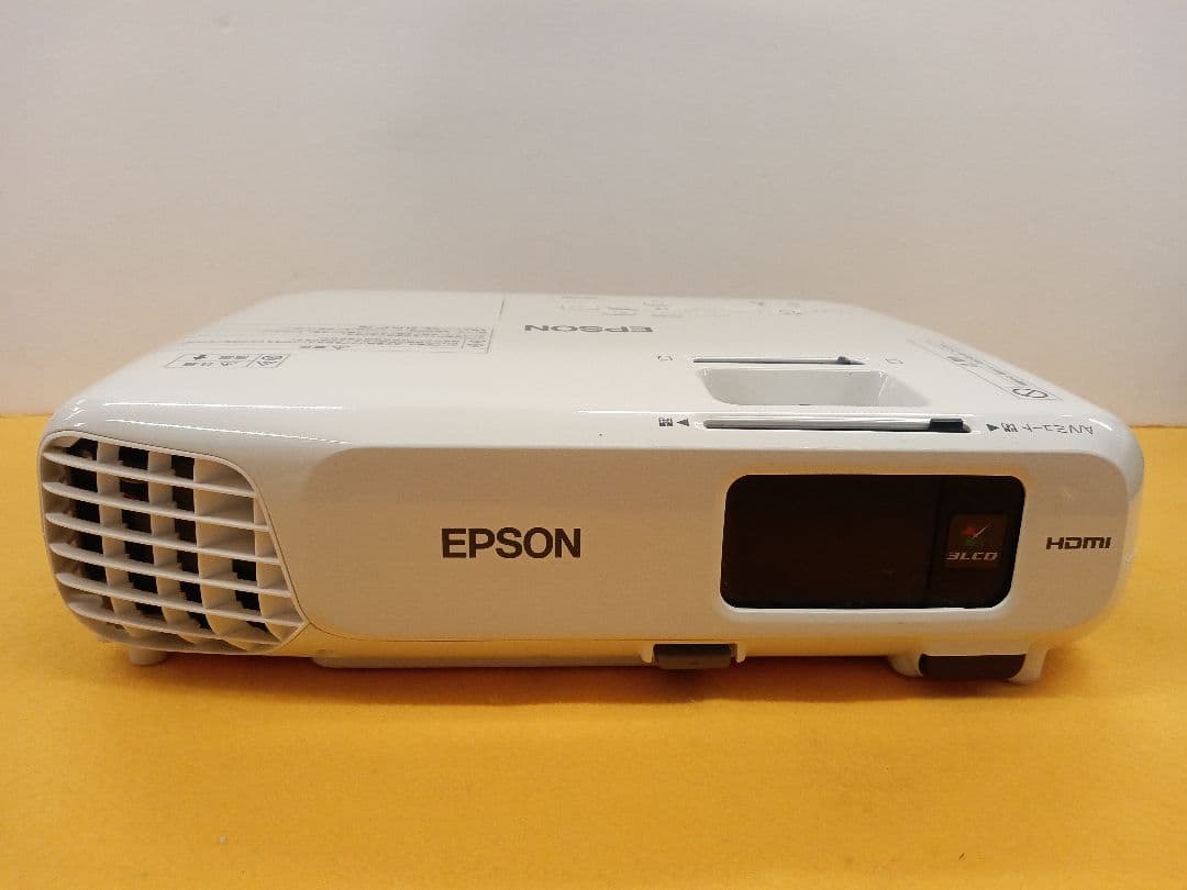 T192 エプソン　EPSON プロジェクター EB-S18 本体