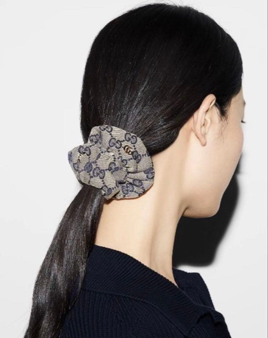 美品　GUCCI グッチ　シュシュ シルク　GG柄