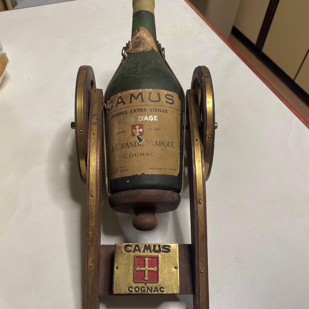 CAMUS エクストラ・ヴィエイユ コニャック 木製スタンド付き
