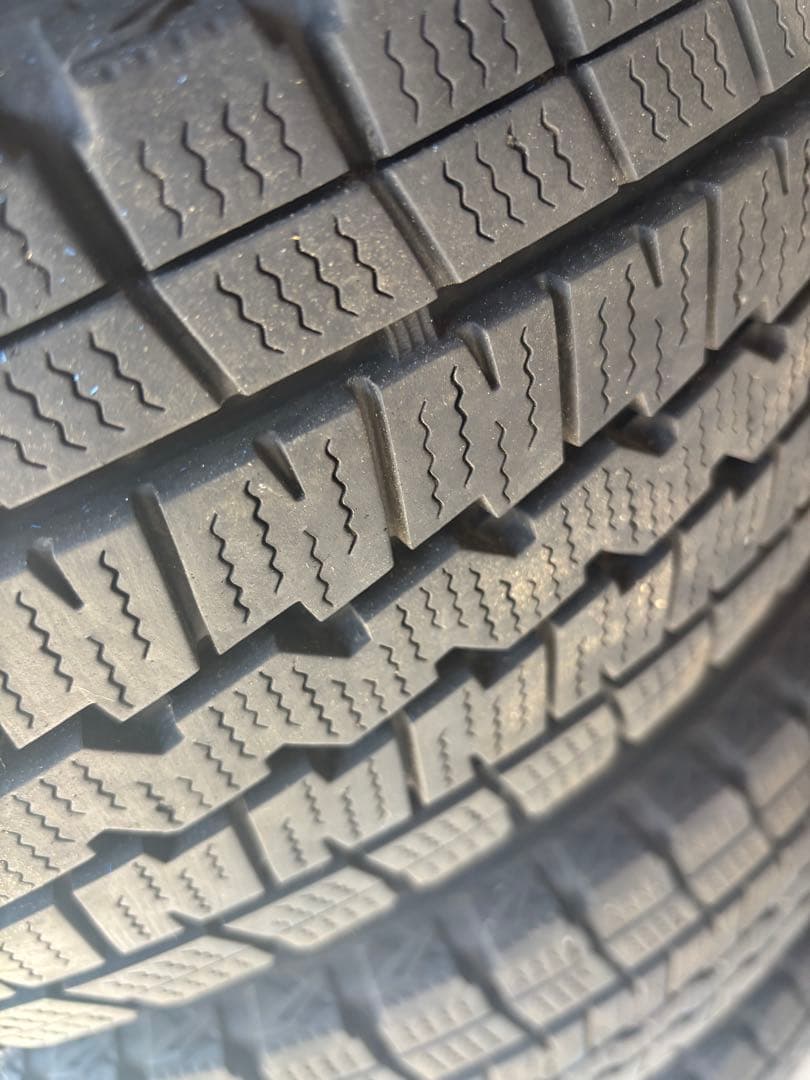 札幌　ダンロップ　スタットレス195 80 15 LT ハイエースキャラバン