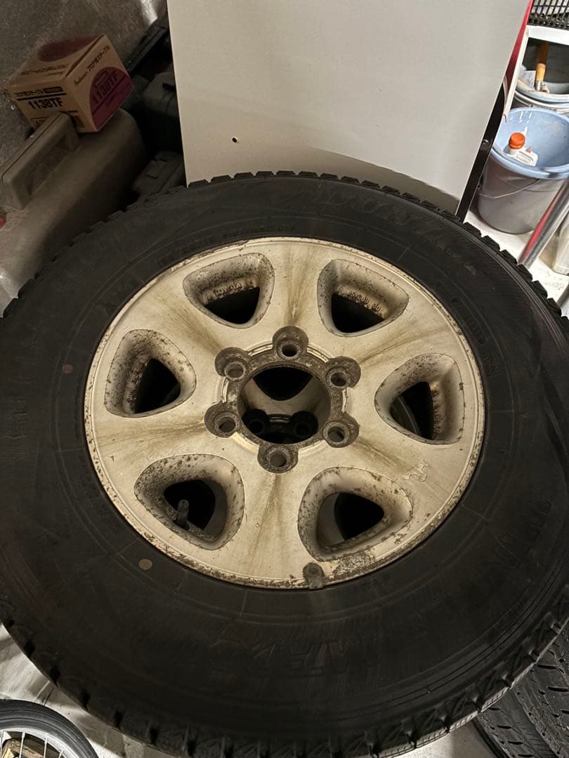 札幌　ダンロップ　スタットレス195 80 15 LT ハイエースキャラバン