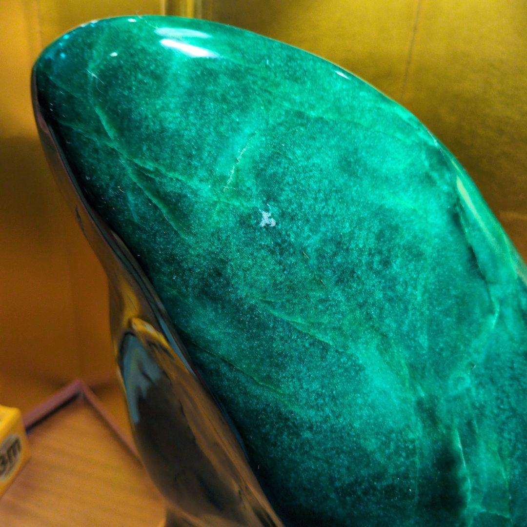 翡翠 ヒスイ 特大 約11.6kg 天然石 自然石 水石 木製専門台座付き