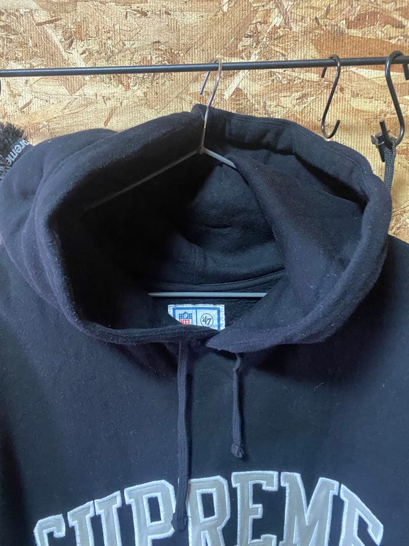 supreme レイダース　パーカー